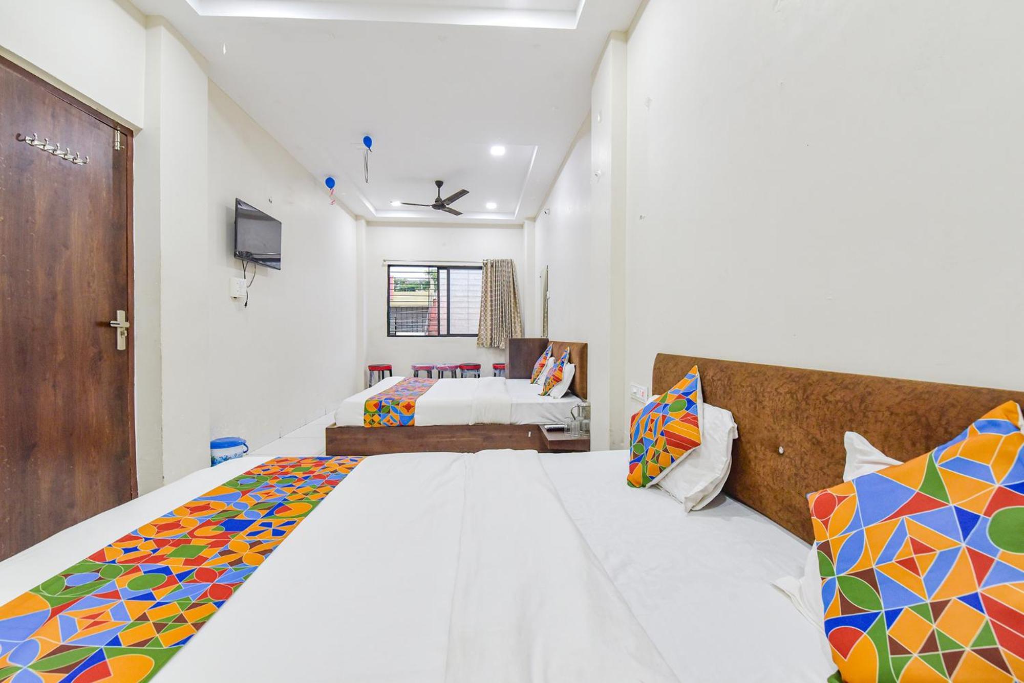 Fabexpress Devani Palace Удджайн Экстерьер фото