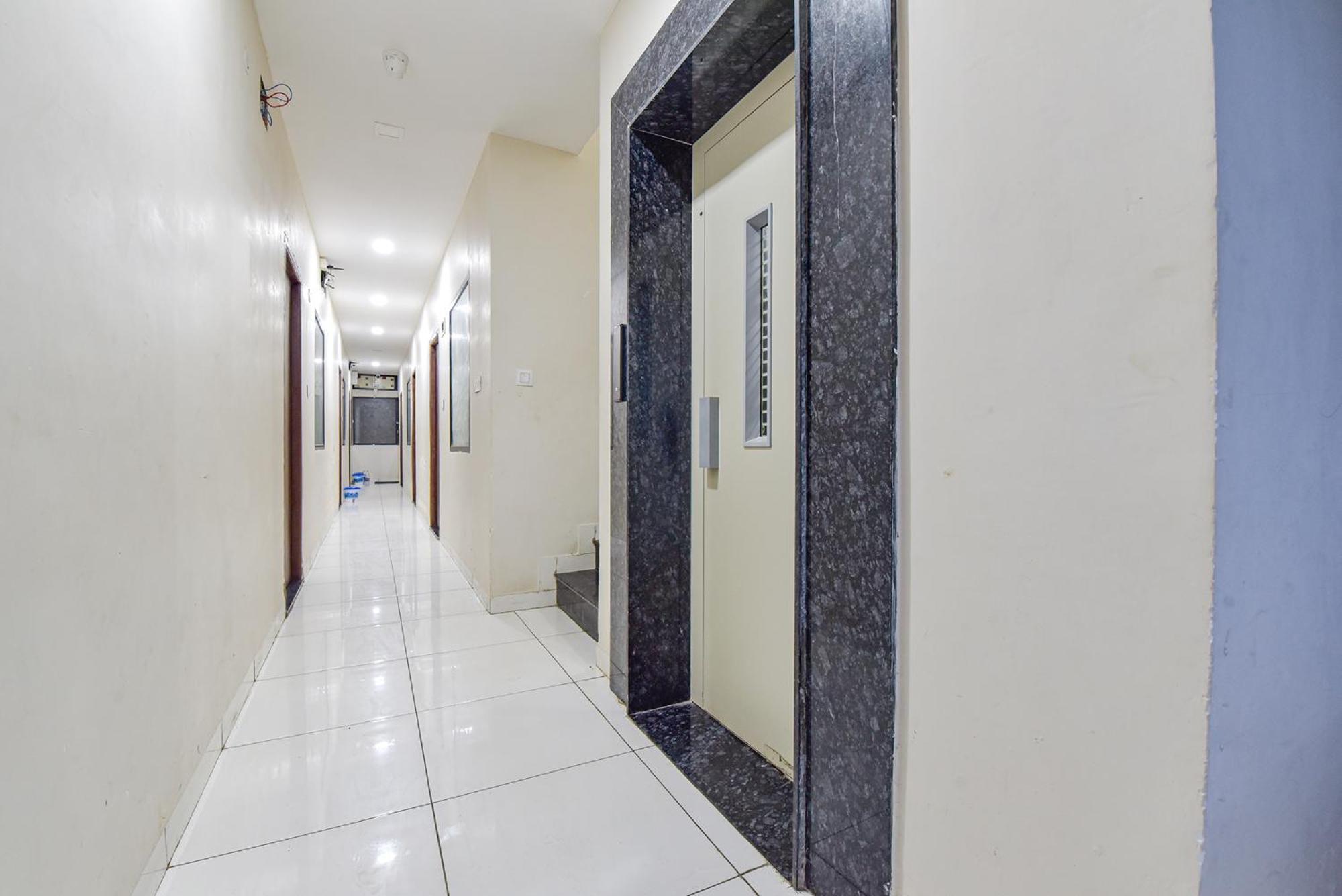 Fabexpress Devani Palace Удджайн Экстерьер фото